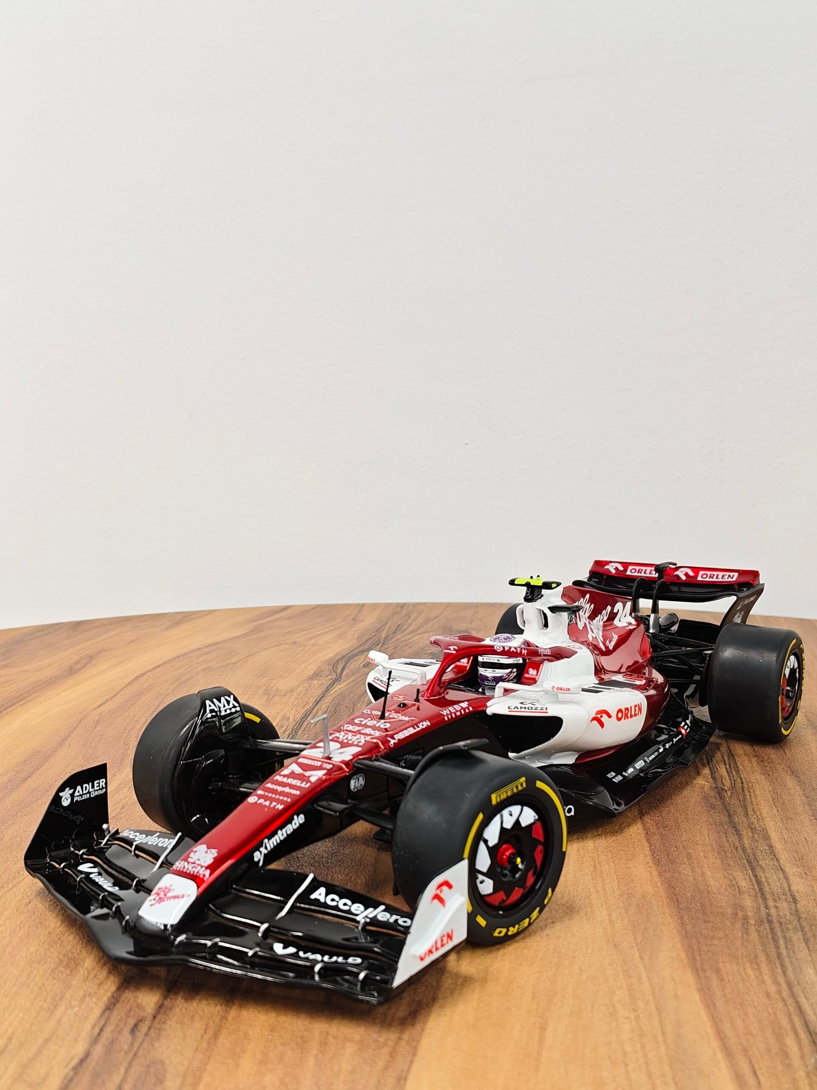 Alfa Romeo C42 Canada GP 1:18 Red - Image 7