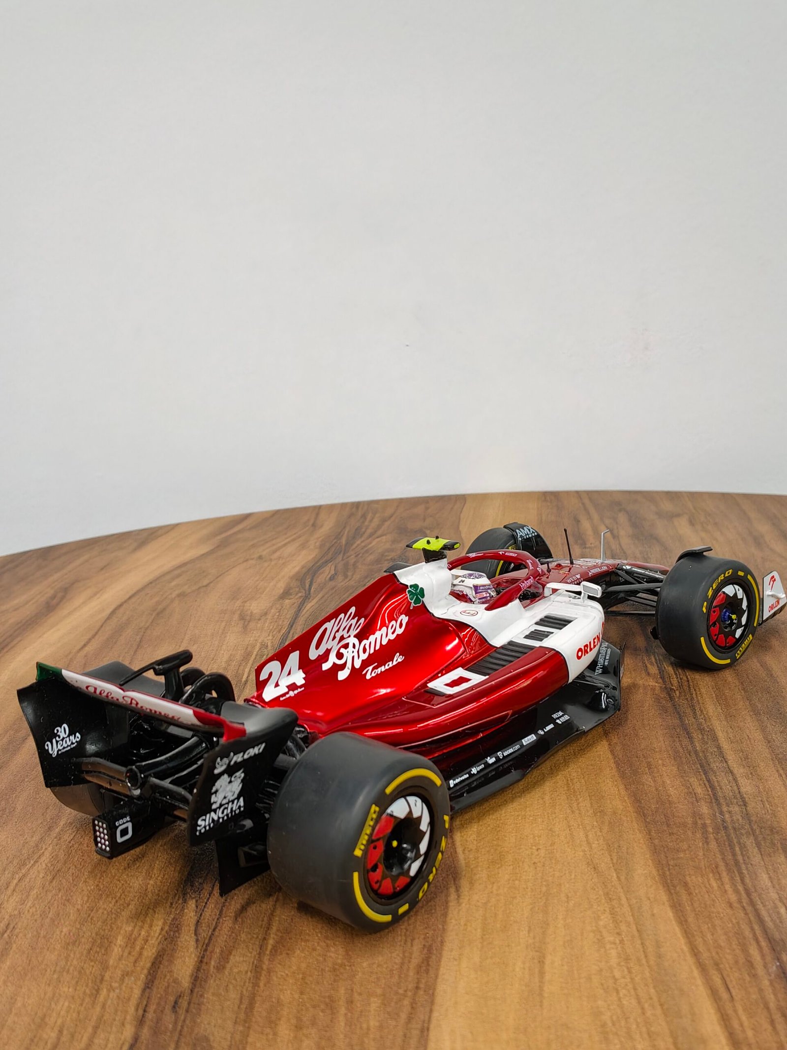 Alfa Romeo C42 Canada GP 1:18 Red - Image 2
