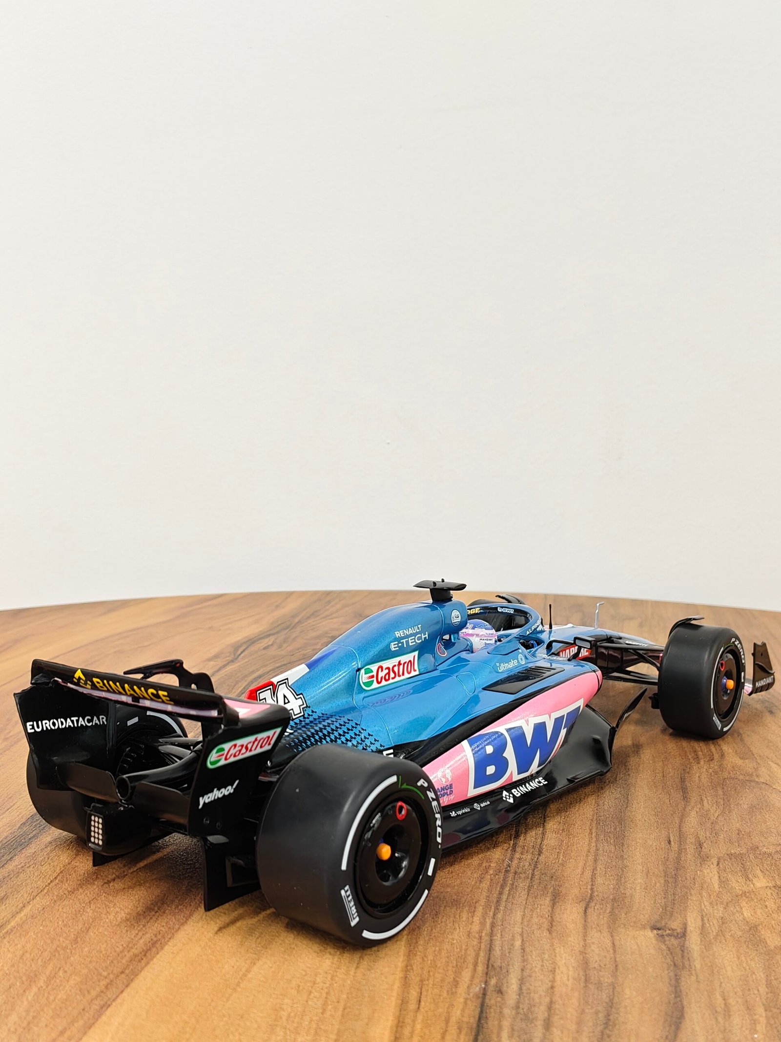 Alpine A522 Monaco GP 2022 1:18 Blue & Black - Image 7
