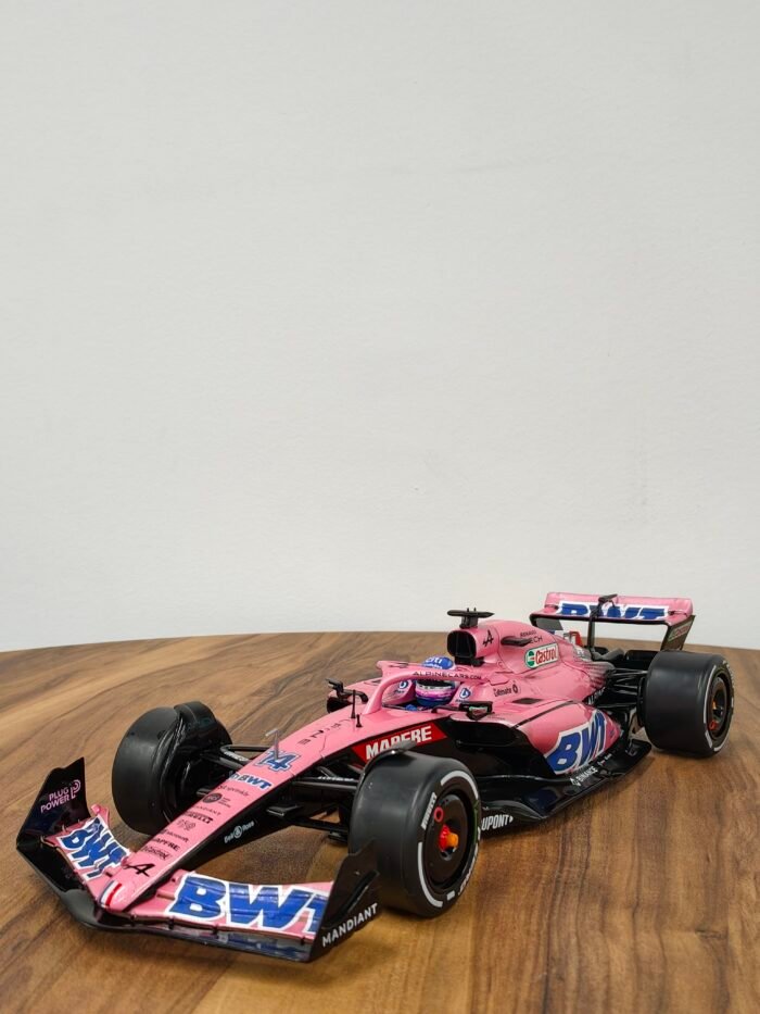 Alpine A522 Bahrein GP 2022 1:18 Pink - Image 2