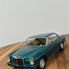 Mercedes 250C/8 coupe 1:18 Light Green