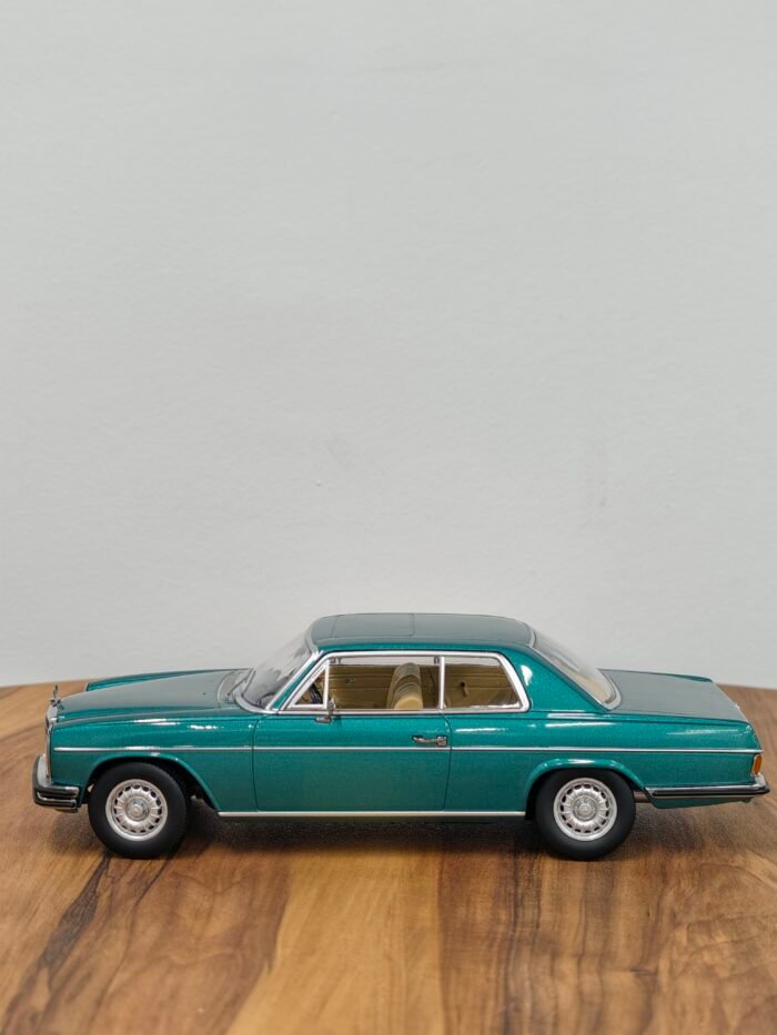 Mercedes 250C/8 coupe 1:18 Light Green - Image 7