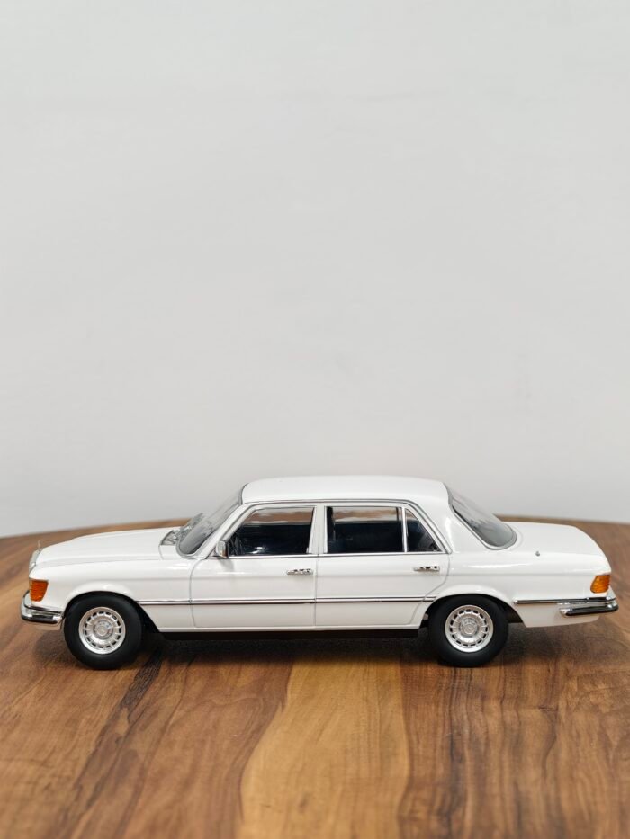 Mercedes Benz S-Class W116) 1:18 - Image 5