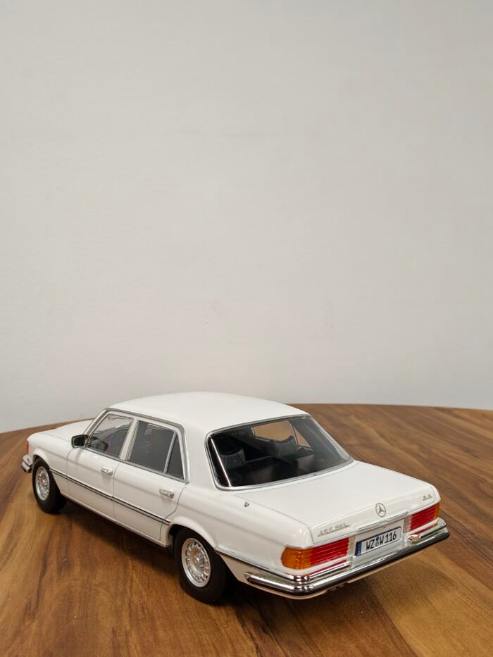 Mercedes Benz S-Class W116) 1:18 - Image 3