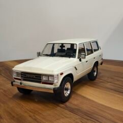 Toyota Land Cruiser 1987 J60 White 1:18
