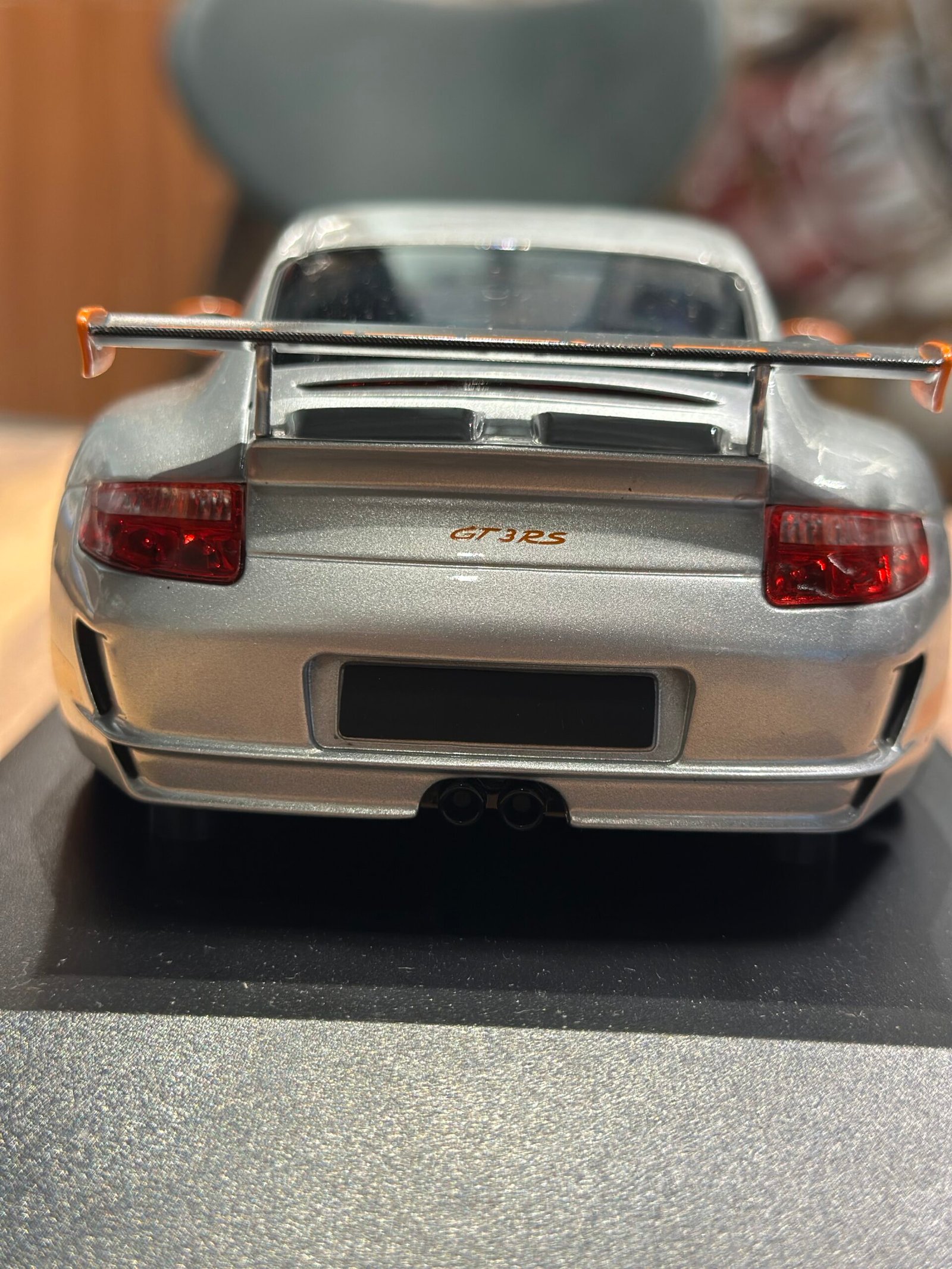 Porsche 911 GT3 RS 1:18 Gray - Image 4