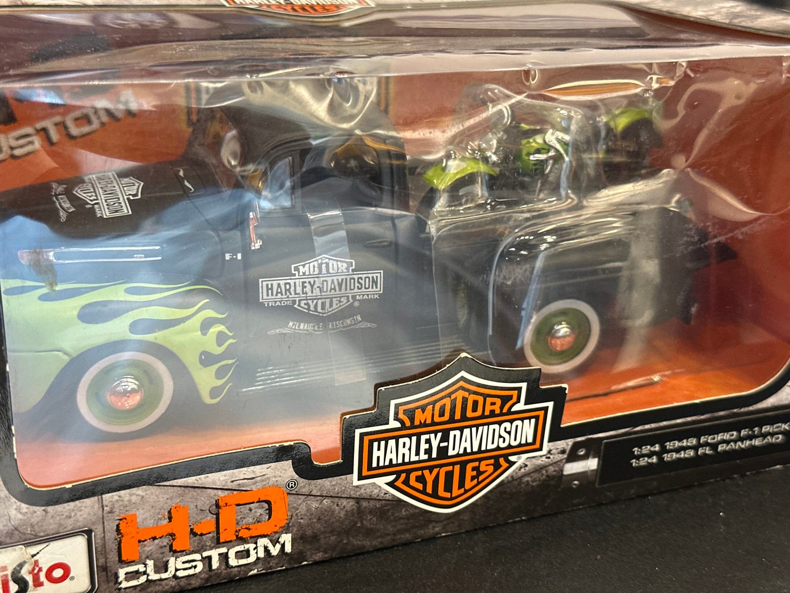 1948 Ford PickUp Harley Davidson Motor Cycles 1:24 Black & Green