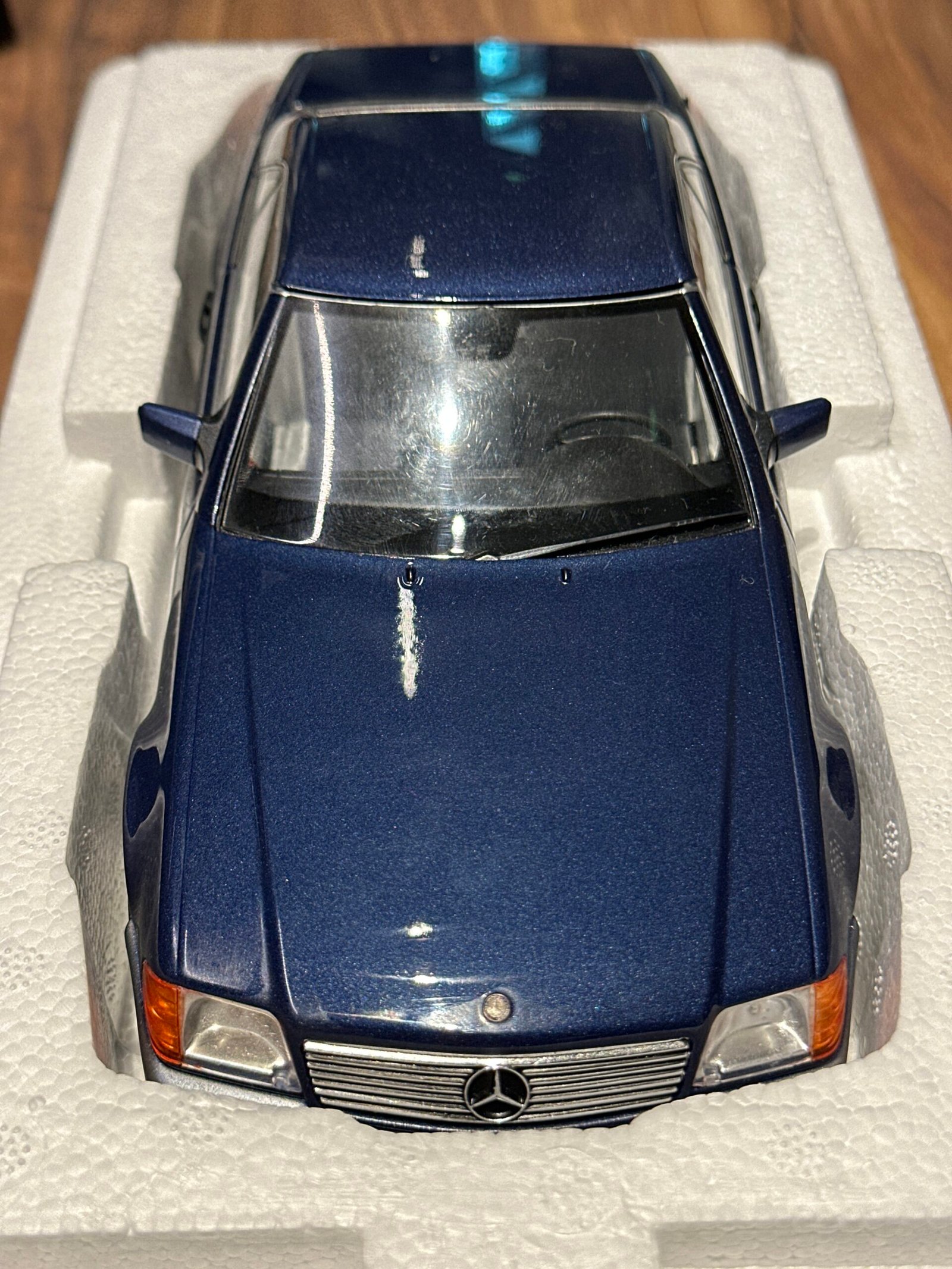 Mercedes-Benz 500SL Blue 1:18 - Image 2