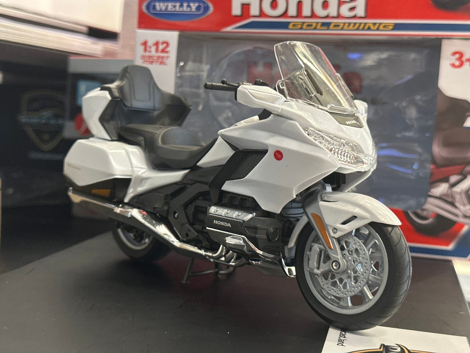Honda Goldwing Motor Cycles 1:12 White