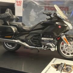 Honda Goldwing Motor Cycles 1:12 Black