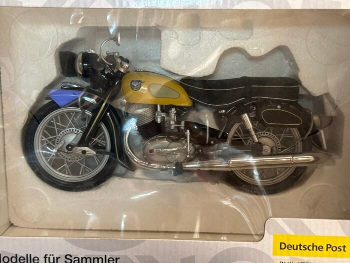 Schuco Miniaturmodelle 1:10 Yellow & Black