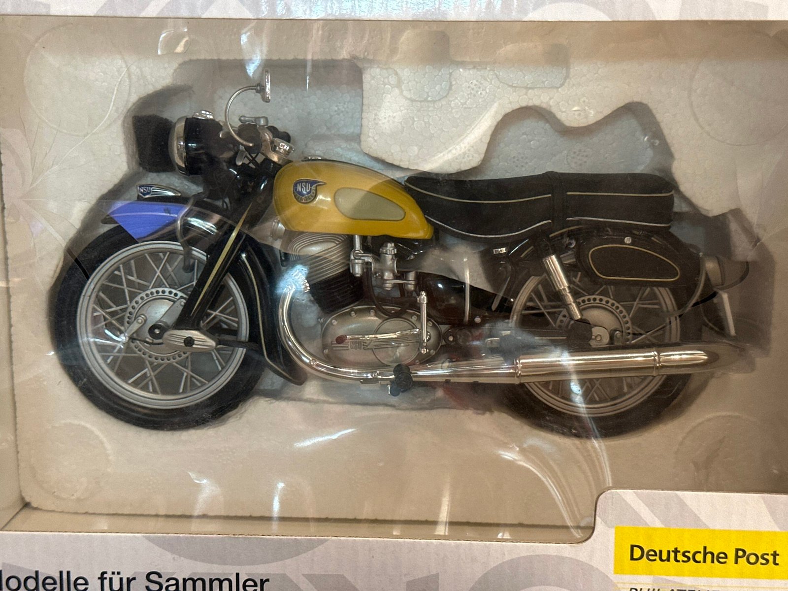 Schuco Miniaturmodelle 1:10 Yellow & Black