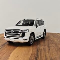 Toyota Land Cruiser Lc300 Zx 1:18 White