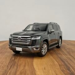 Toyota Land Cruiser Lc300 Zx (Gray) 1:18