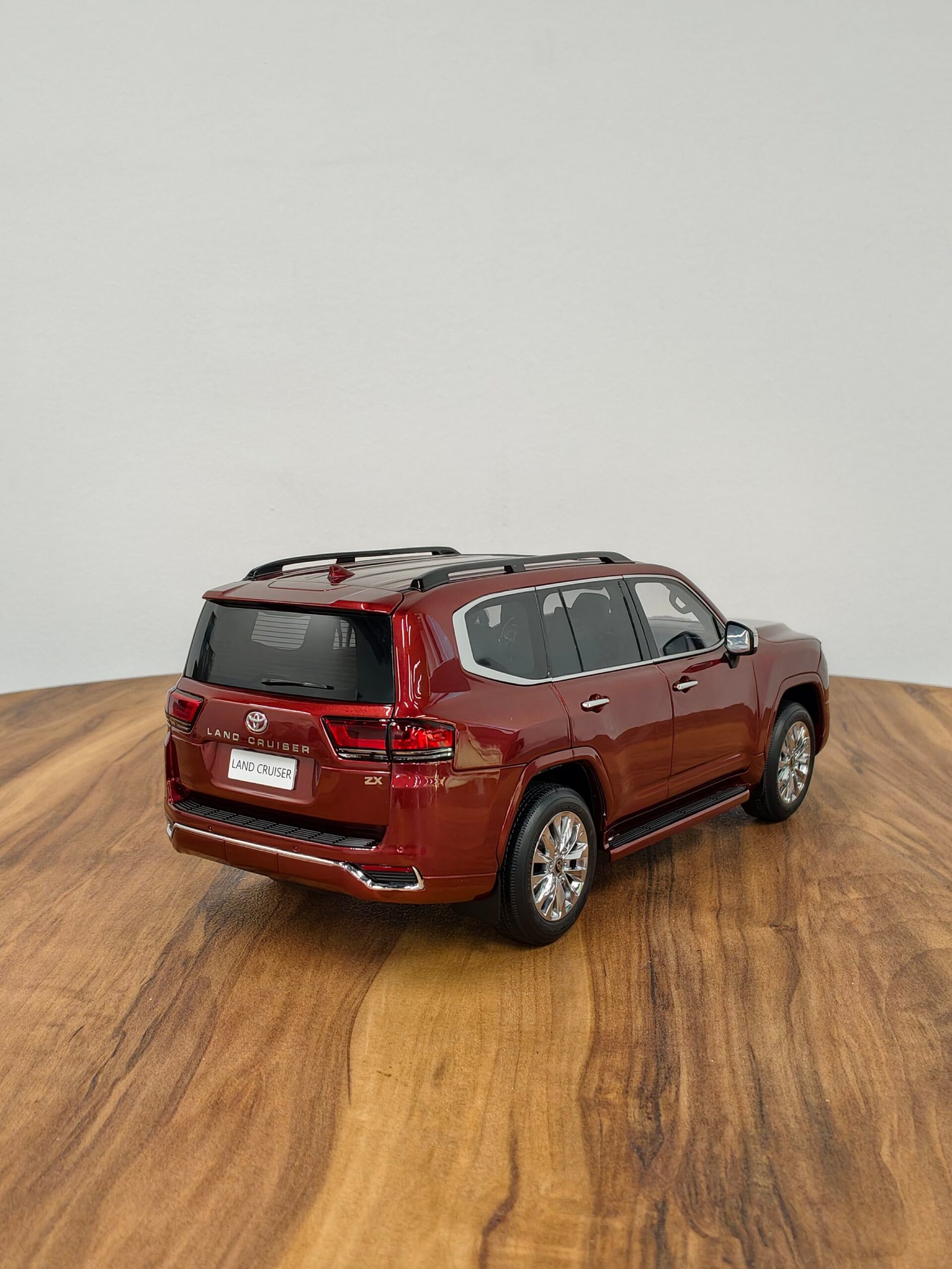 Toyota Land Cruiser Lc300 Zx (Red) 1:18 - Image 2