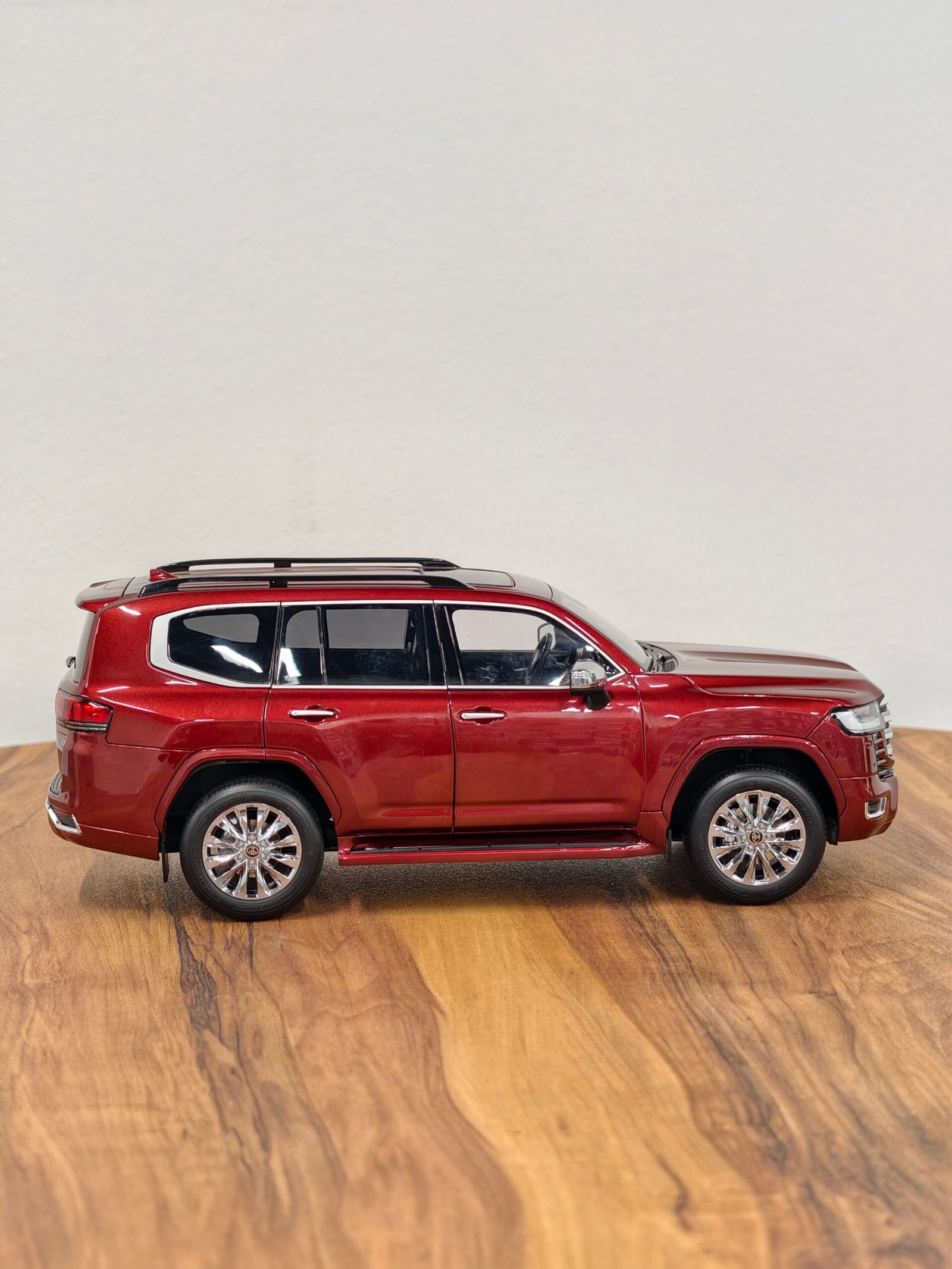 Toyota Land Cruiser Lc300 Zx (Red) 1:18 - Image 6