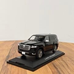 Toyota Land Cruiser Lc300 Zx (Black) 1:30