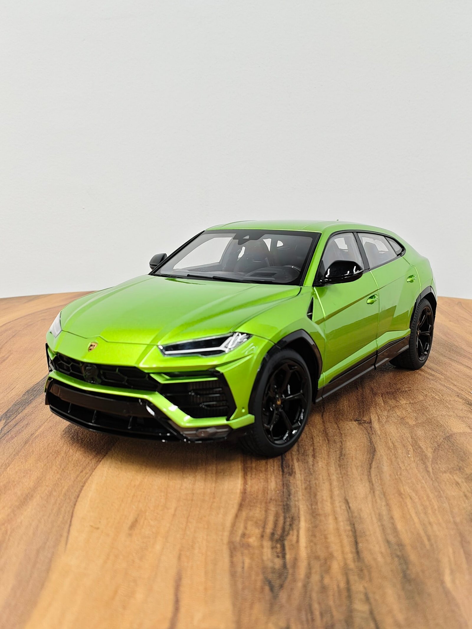 Lamborghini Urus Verde Selvans 1:18 Green