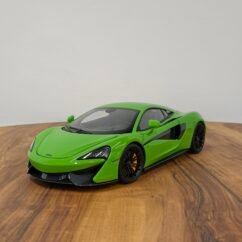McLaren 570S 1:18 Green