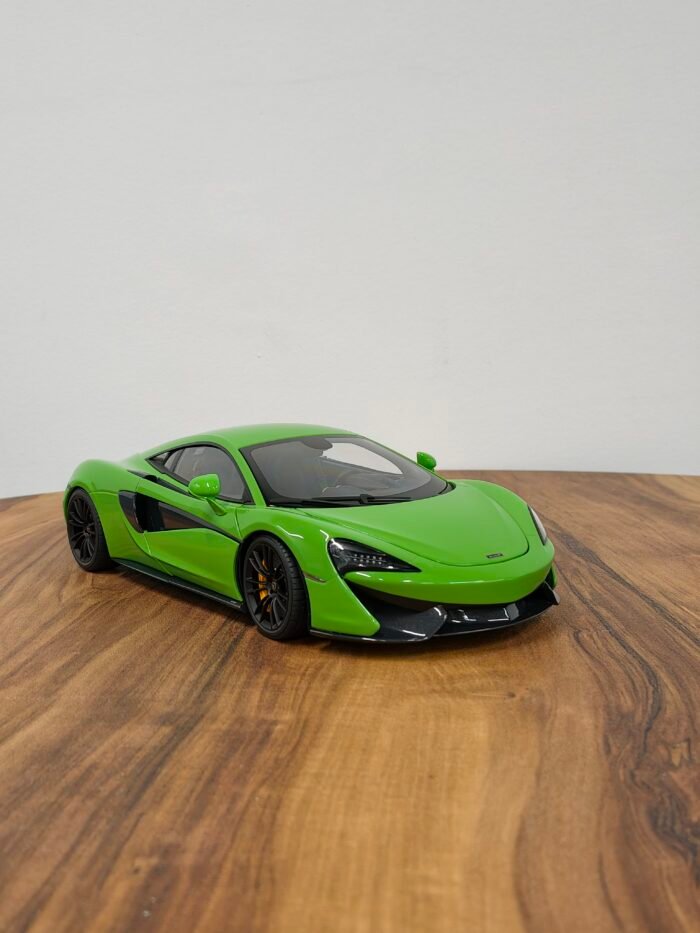 McLaren 570S 1:18 Green - Image 2