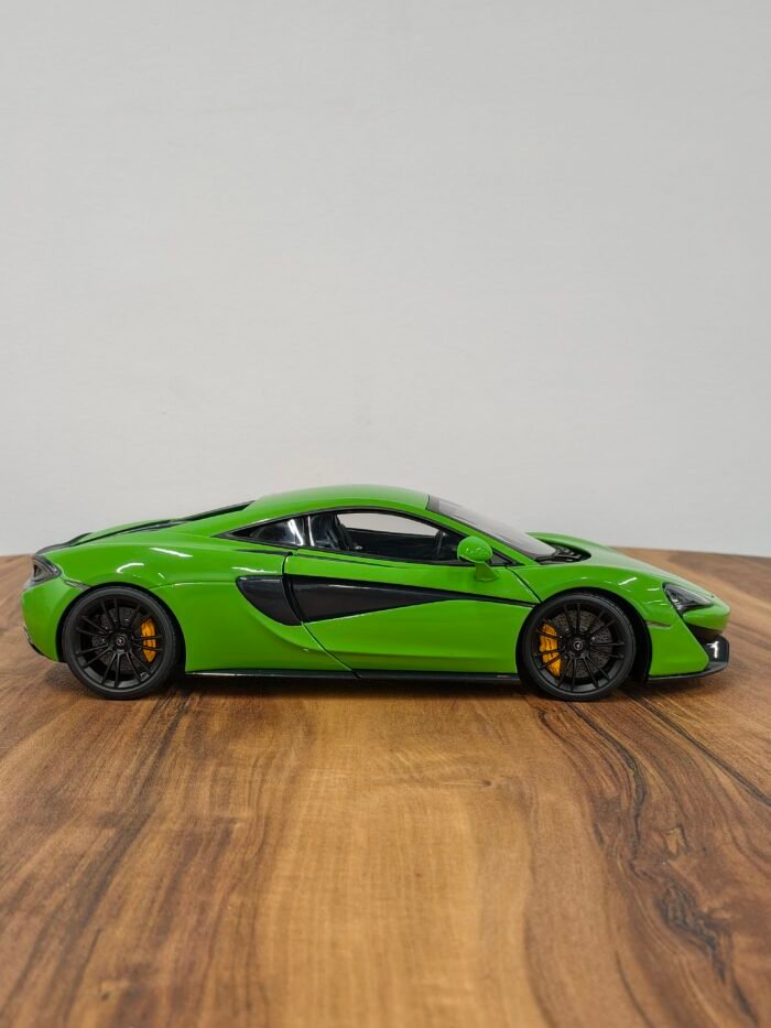 McLaren 570S 1:18 Green - Image 7