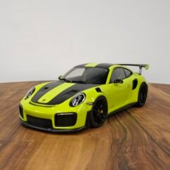 Porsche 911 (991.2) GT2 RS Weissach package 1:18 Acid Green
