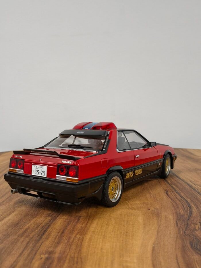 Nissan Skyline (DR30) SEIBU-KEISATSU MACHINE RS-1 40Th Anniversary 1:18 Red - Image 2