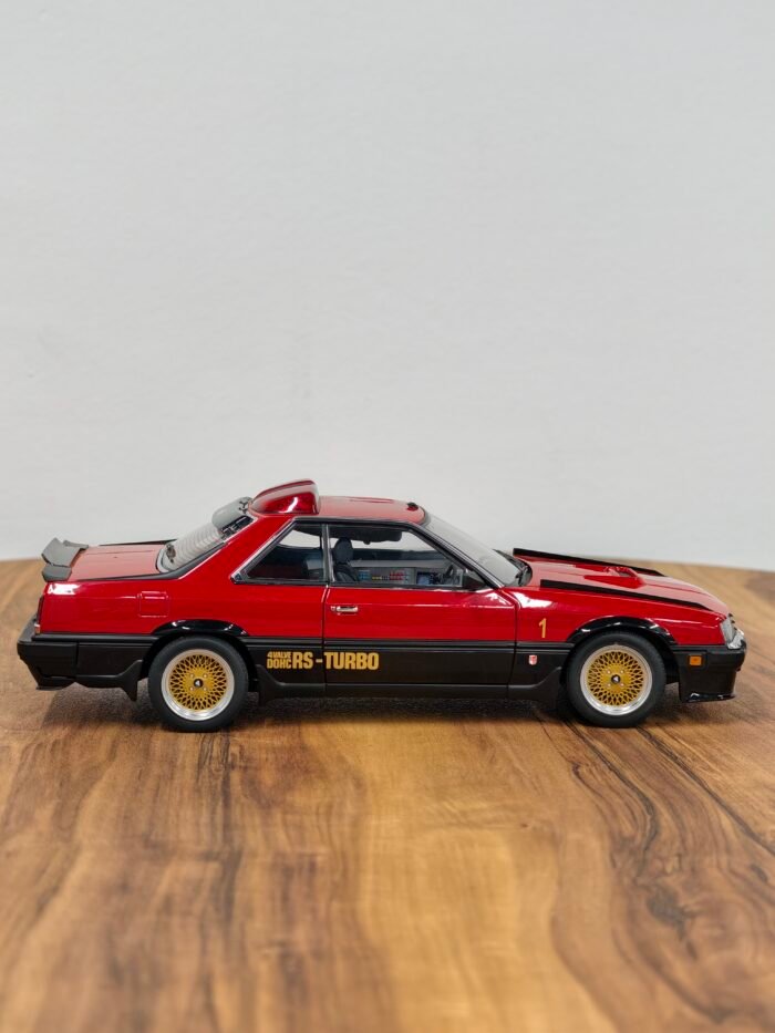 Nissan Skyline (DR30) SEIBU-KEISATSU MACHINE RS-1 40Th Anniversary 1:18 Red - Image 8