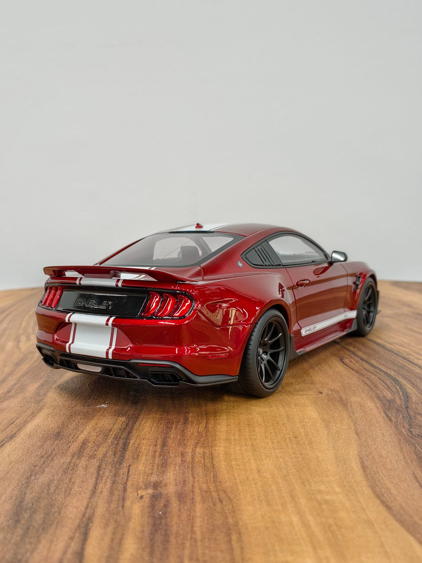 Ford Shelby Mustang Super Snake Coupe 1:18 Red - Image 6