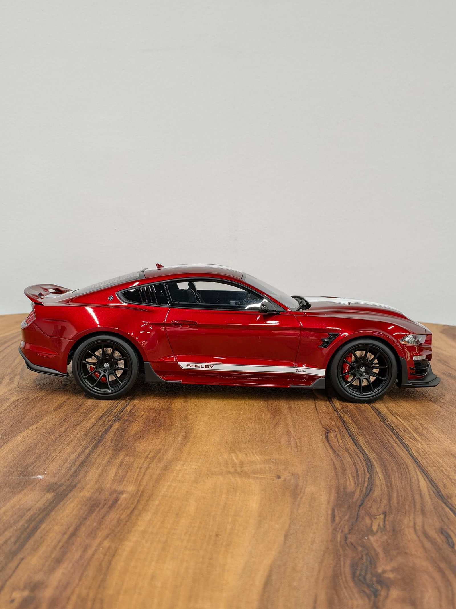 Ford Shelby Mustang Super Snake Coupe 1:18 Red - Image 9