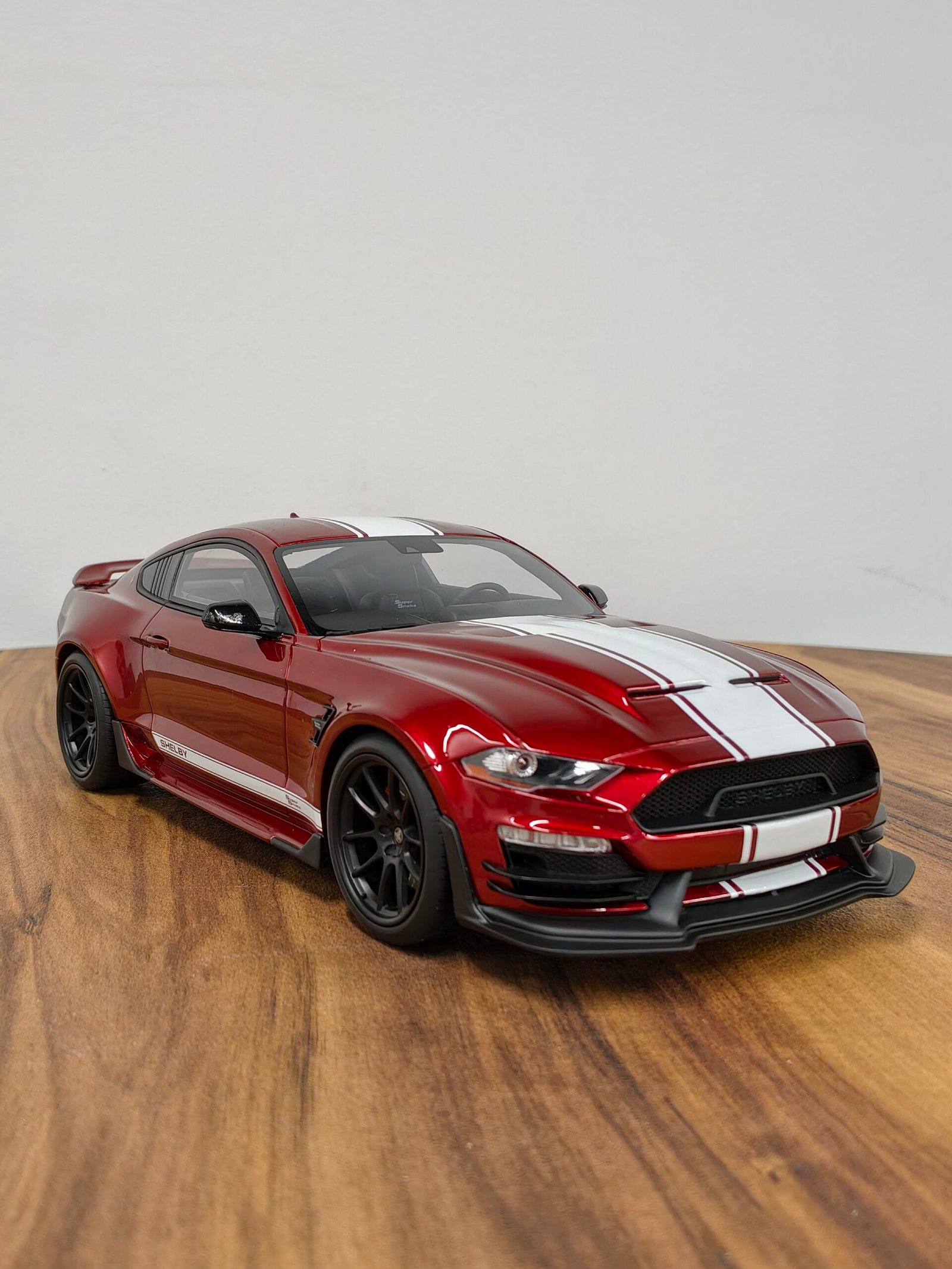 Ford Shelby Mustang Super Snake Coupe 1:18 Red - Image 2