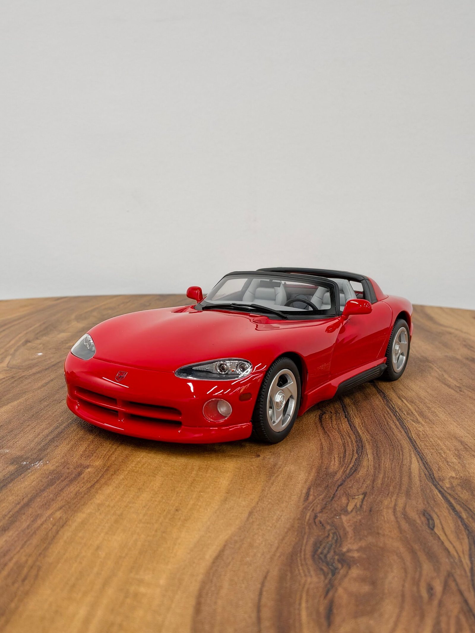 GT156 Dodge Viper RT10 Red 1:18