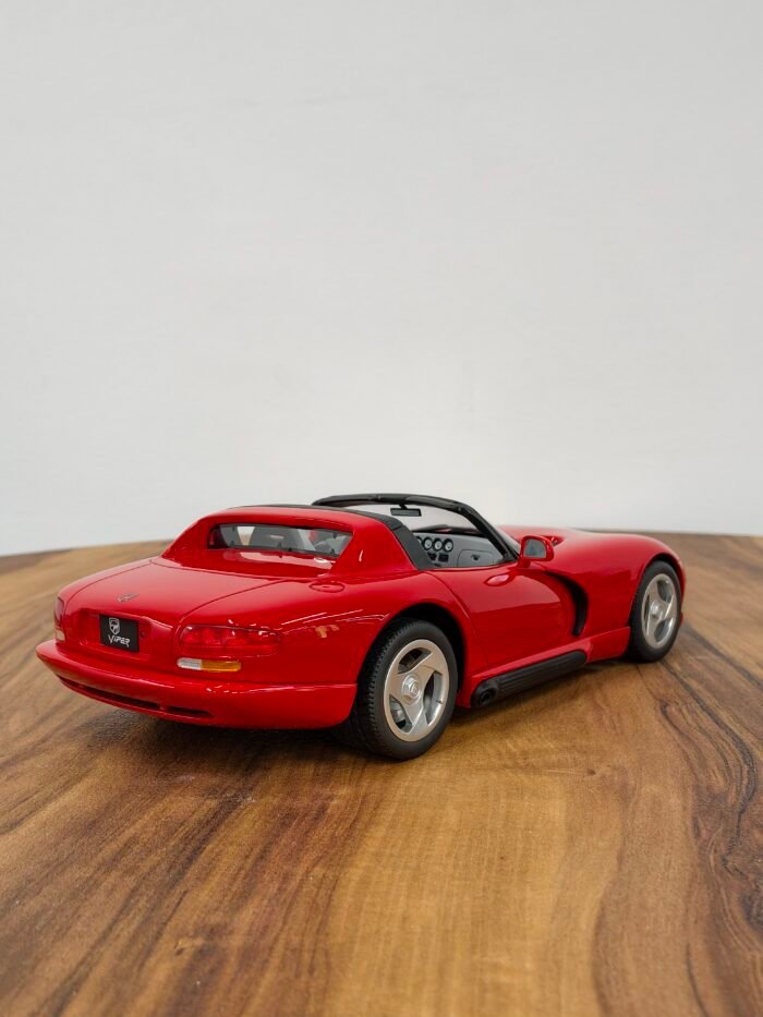GT156 Dodge Viper RT10 Red 1:18 - Image 2