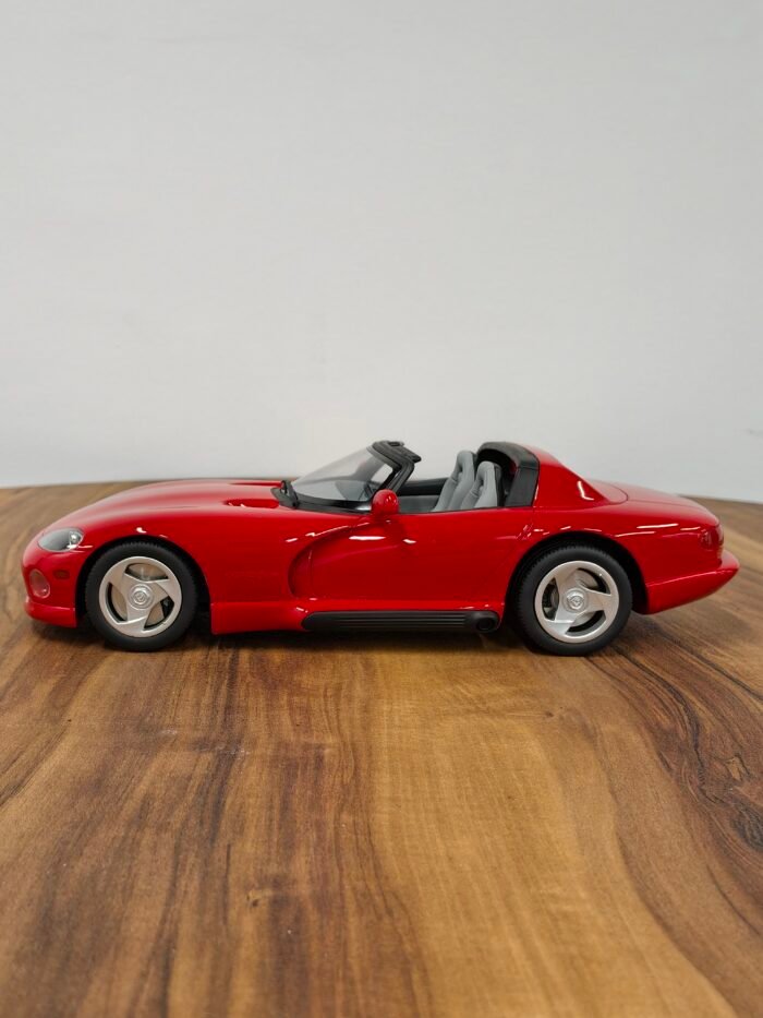GT156 Dodge Viper RT10 Red 1:18 - Image 5