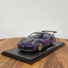 Porsche 911 (991.2) GT2RS 1:18 Violet