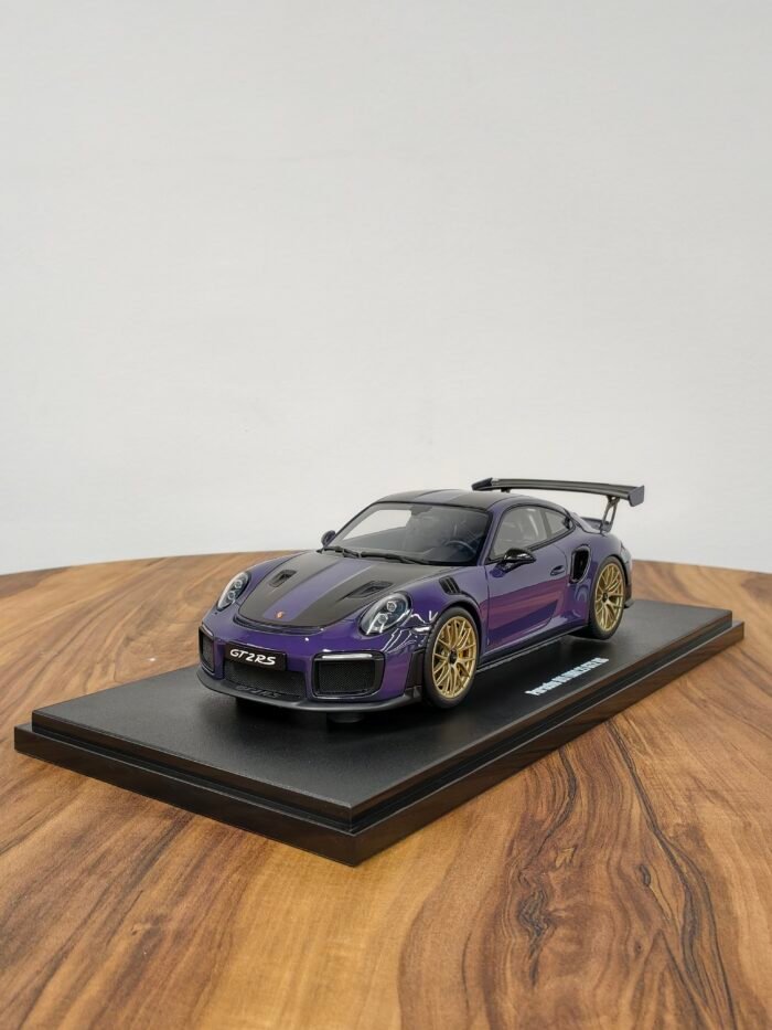 Porsche 911 (991.2) GT2RS 1:18 Violet