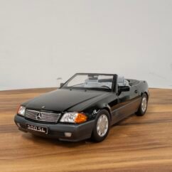 Mercedes-Benz 500SL Black 1:18