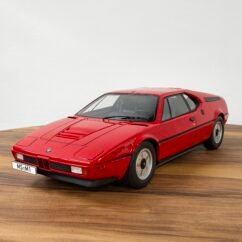 BMW M1 1:12 Red