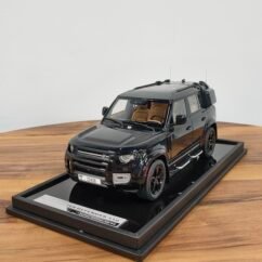 Land Rover Defender 110 Matt Black 1:18