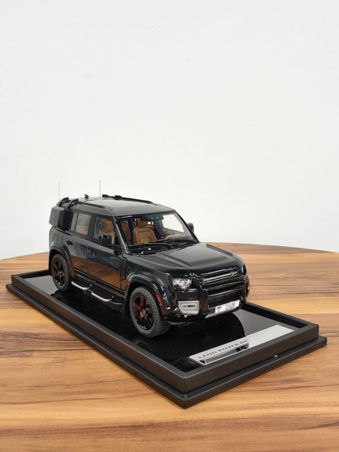 Land Rover Defender 110 Matt Black 1:18 - Image 3