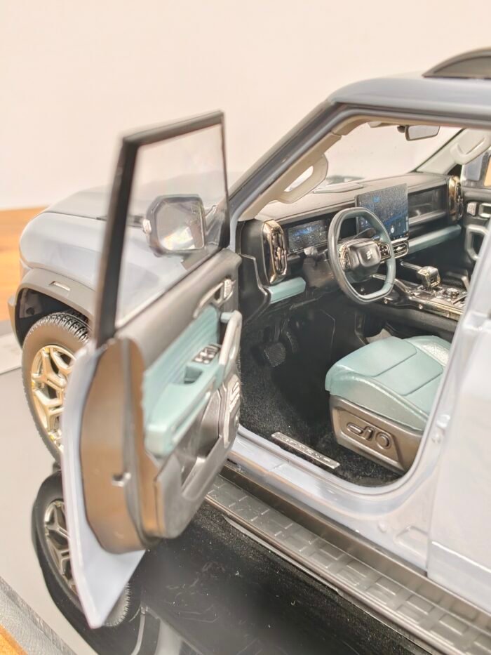 JETOUR Auto 1:18 Gray - Image 5