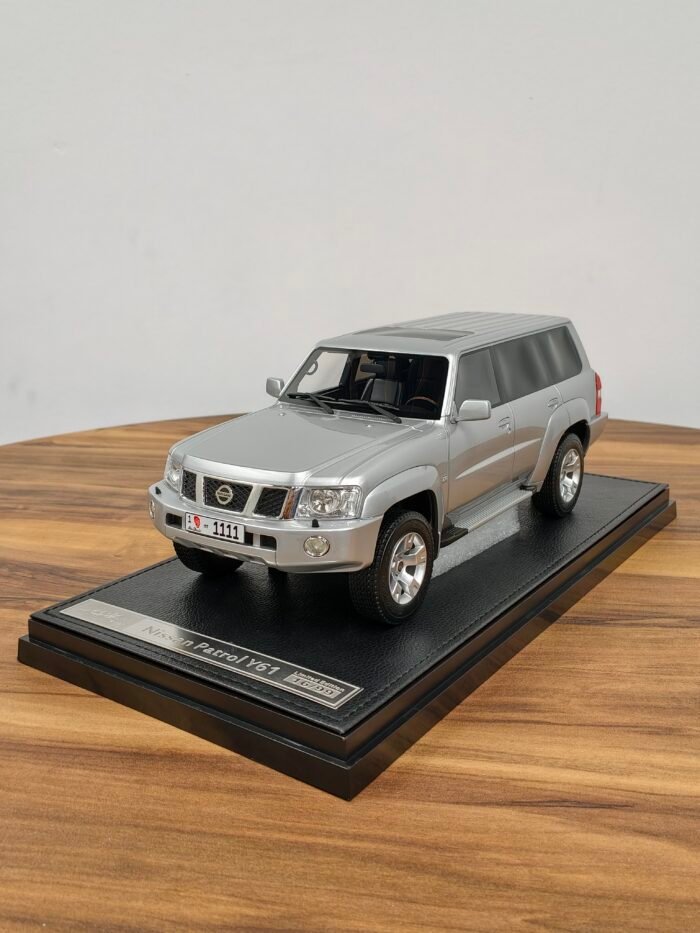 Nissan Patrol Y61 Silver 1:18