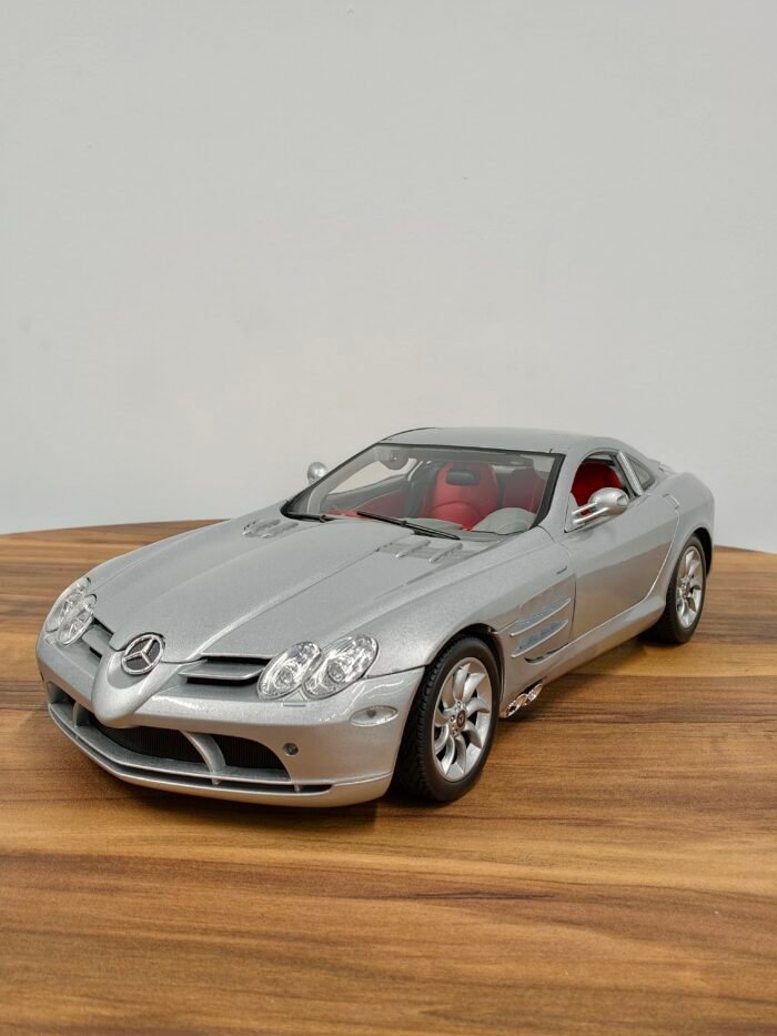 Mercedes-Benz SLR McLaren Silver 1:12