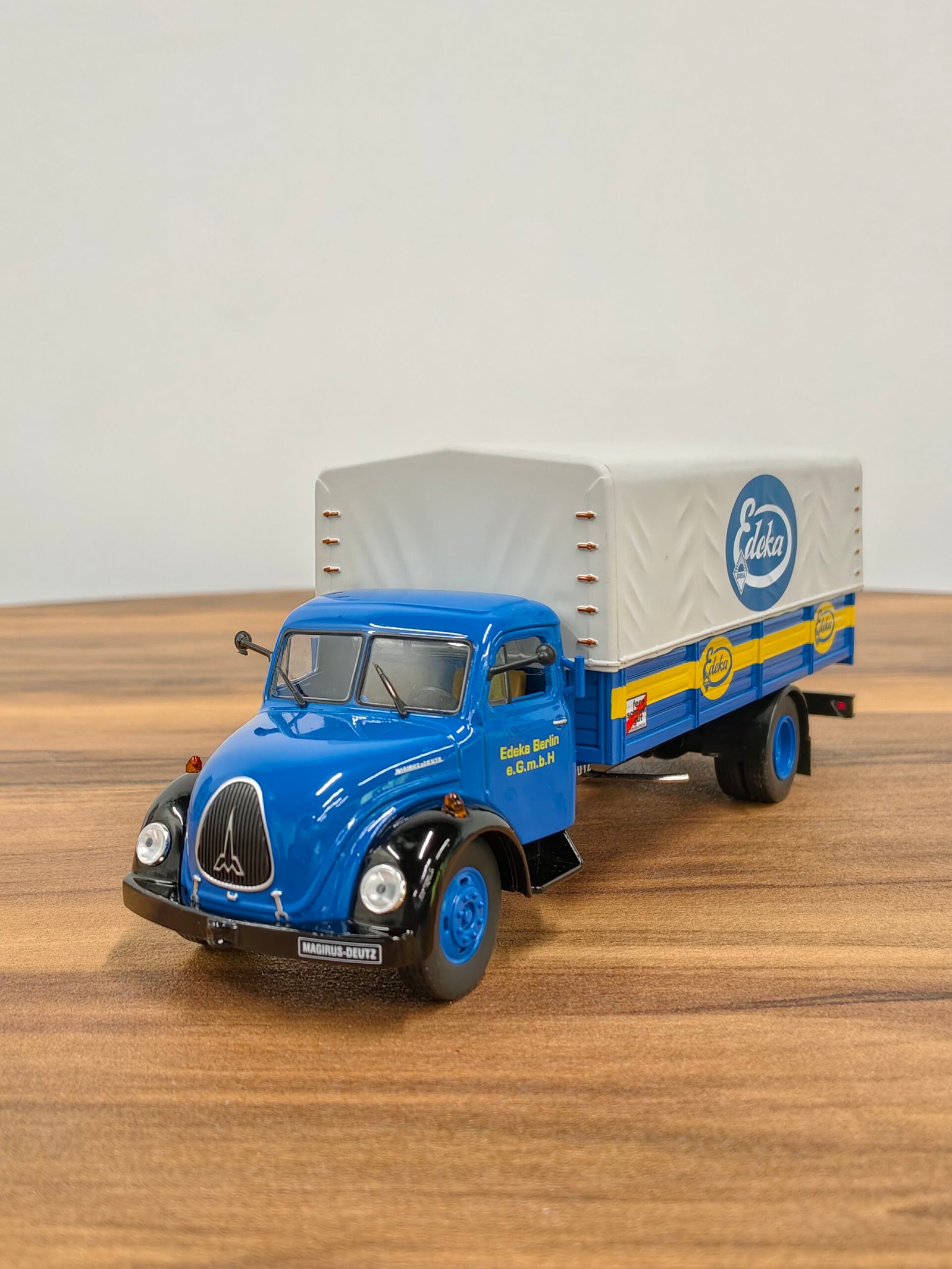 Truck Edeka Berlin e.G.m.b 1:43 Blue