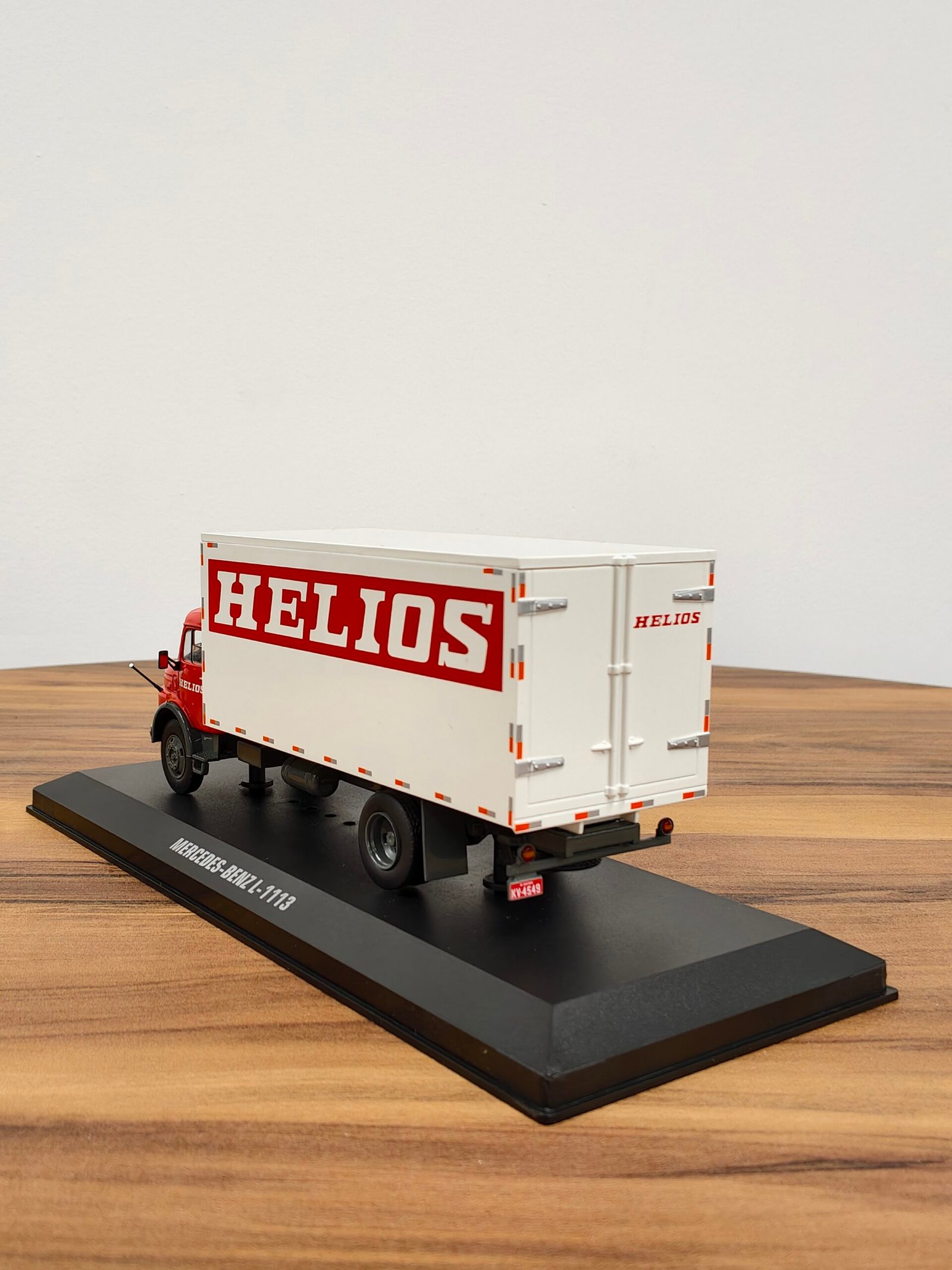 Mercedes Benz Hekios 1969 1:43 Red - Image 2