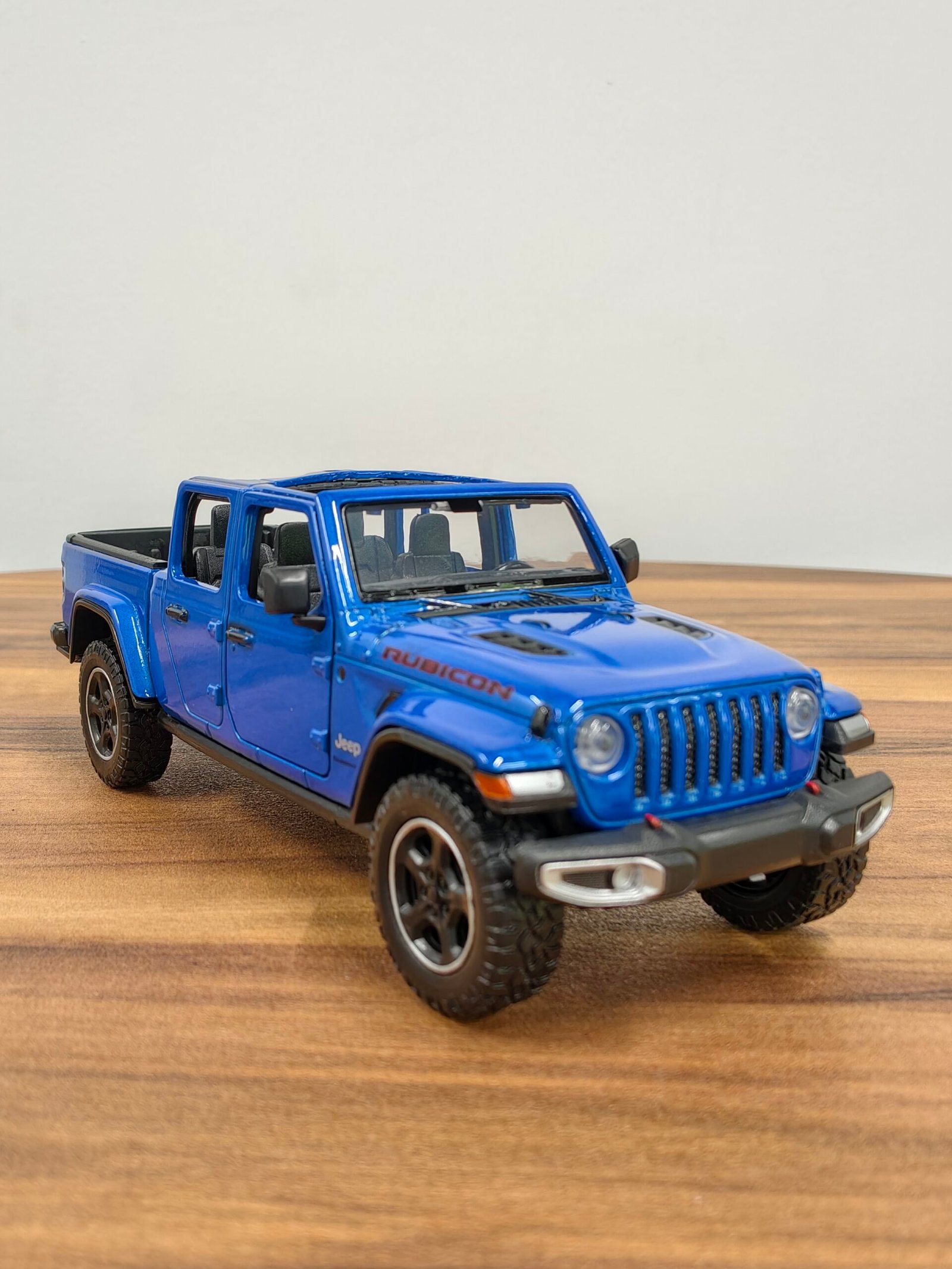 2021 Jeep Gladiator Rubicon 1:24 Blue - Image 5