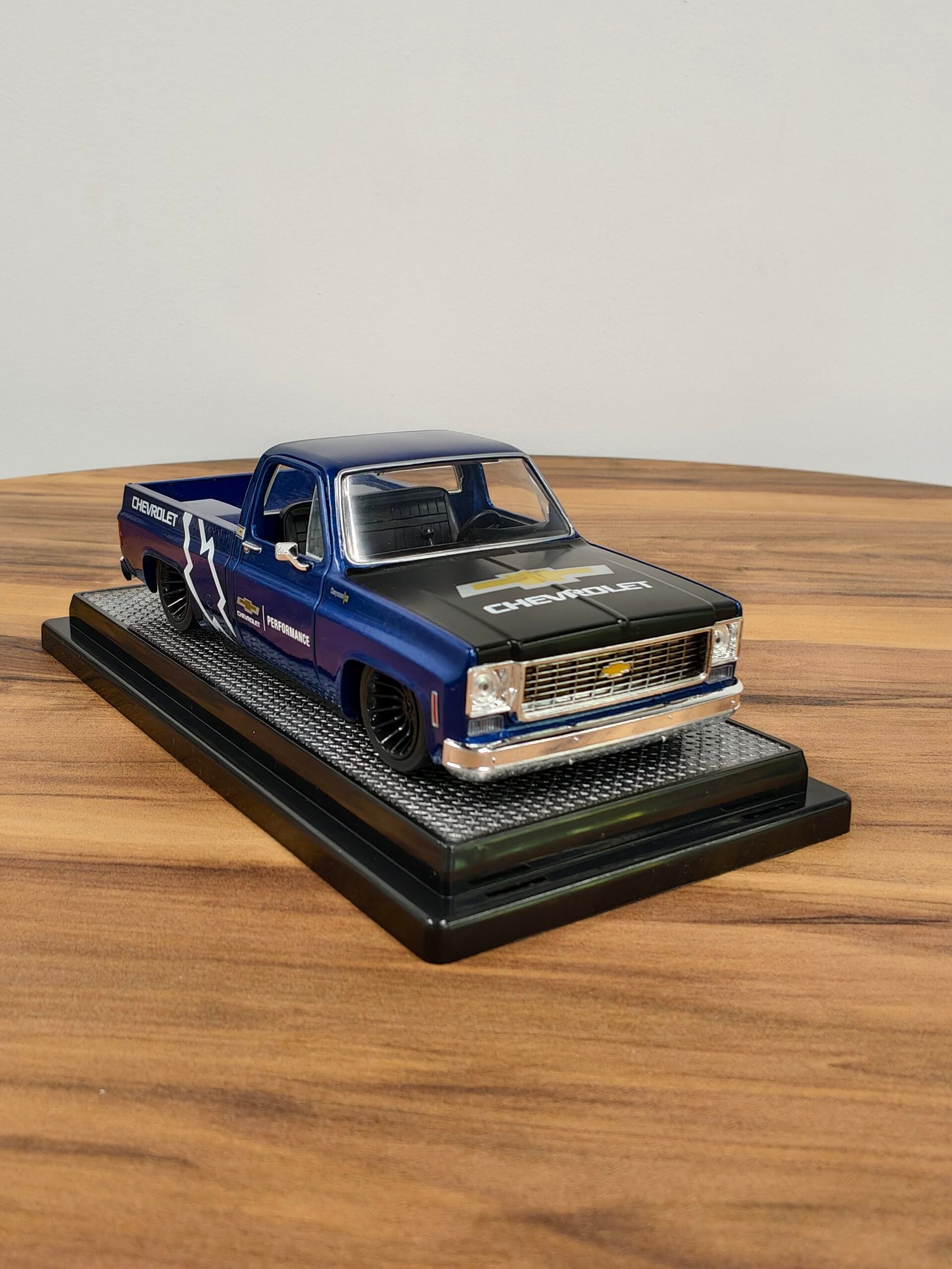 1973 Chevrolet Cheyenne10 R93 22-03 Blue 1:18 - Image 2