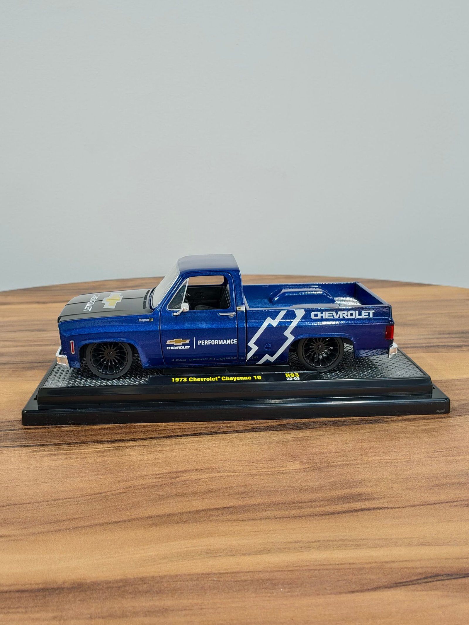 1973 Chevrolet Cheyenne10 R93 22-03 Blue 1:18 - Image 3