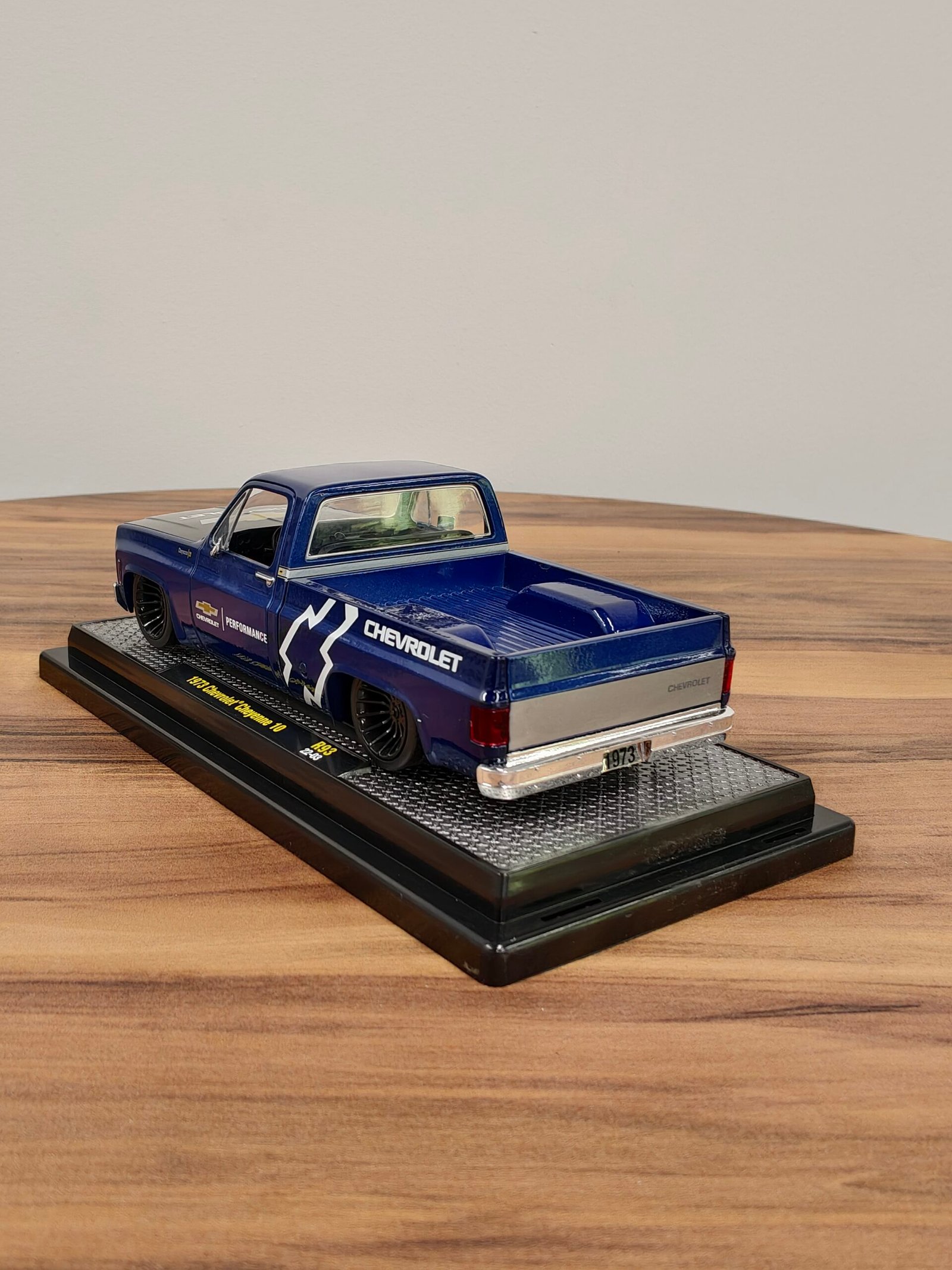 1973 Chevrolet Cheyenne10 R93 22-03 Blue 1:18 - Image 4