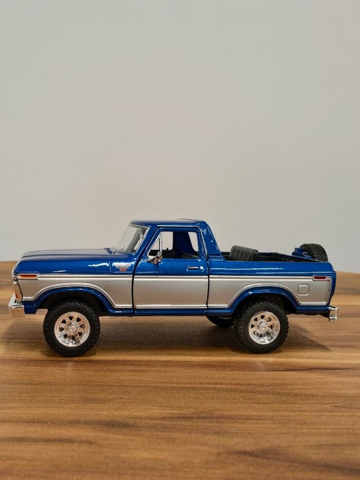 1978 Ford Bronco 1:24 Blue & Gray - Image 4